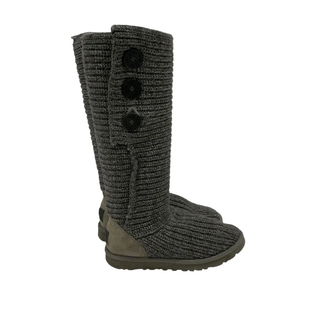 🤑UGG Australia 🩶🩷Y2k pop star ⭐️ Classic Cardy Grey Knit Button Boots  Size 6